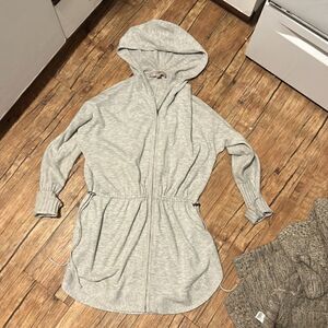 Small Soft-spun Heathered Grey Cinch Waist Hooded Sweater